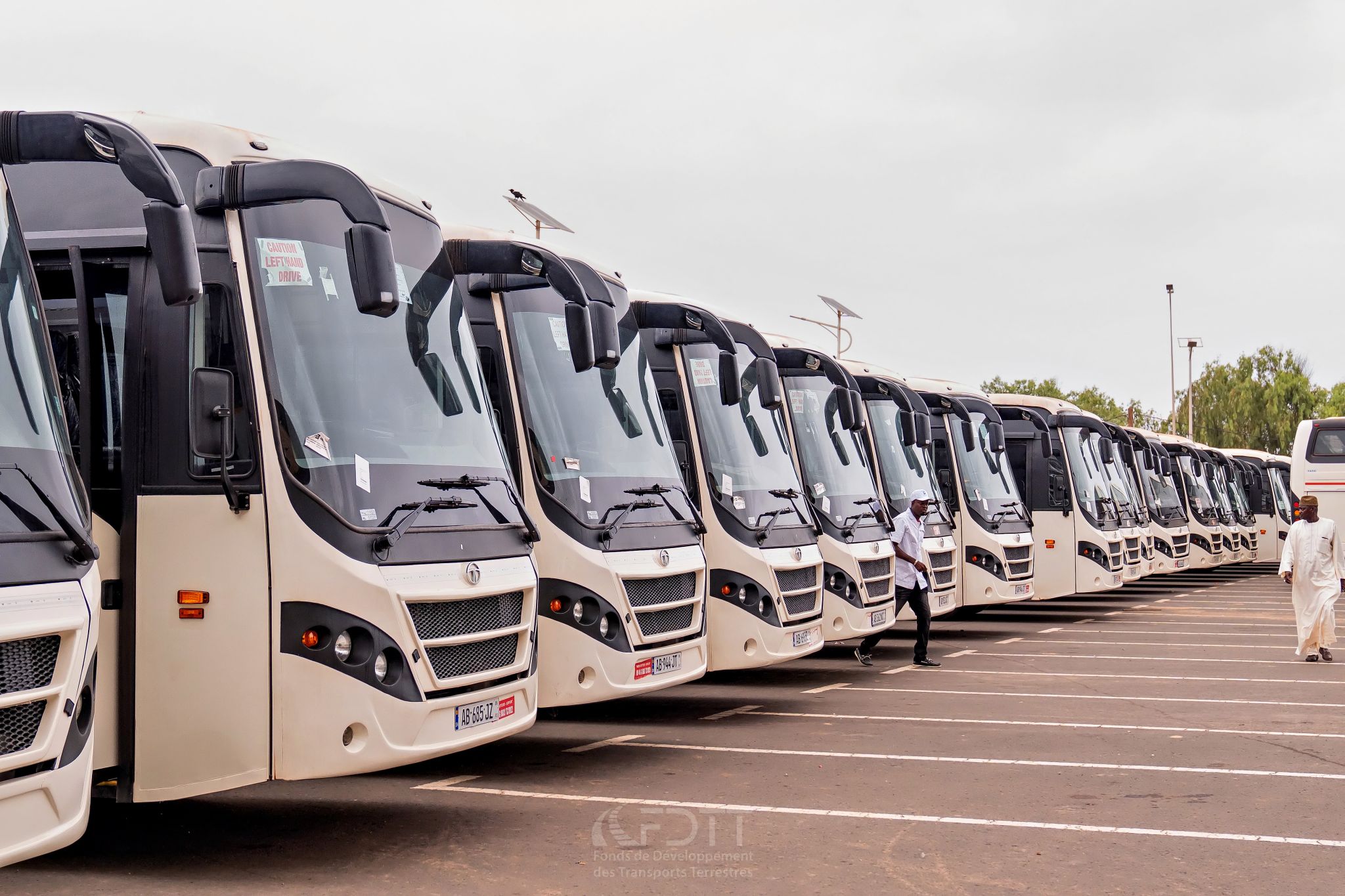 Sénégal : 200 nouveaux bus viennent renforcer le renouvellement du parc de transport interurbain