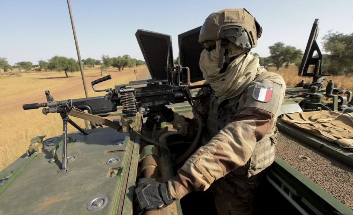Sahel: Macron annonce le maintien des forces françaises