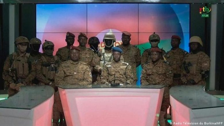 Les militaires ont évincé le président Roch Marc Christian Kaboré du pouvoir ce 24 janvier 2022