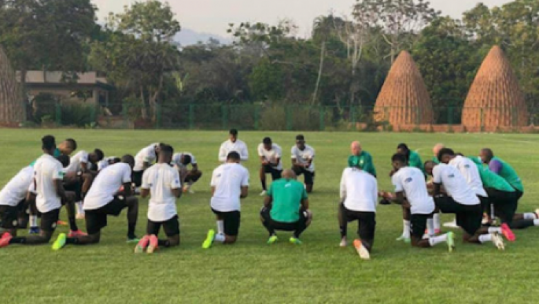 CAN 2023: Remise du drapeau national aux Lions de la Téranga - aDakar Photos