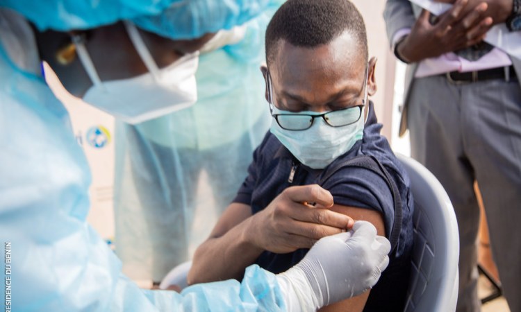 Sénégal : les enfants de 12 ans et plus autorisés à prendre le vaccin contre le coronavirus
