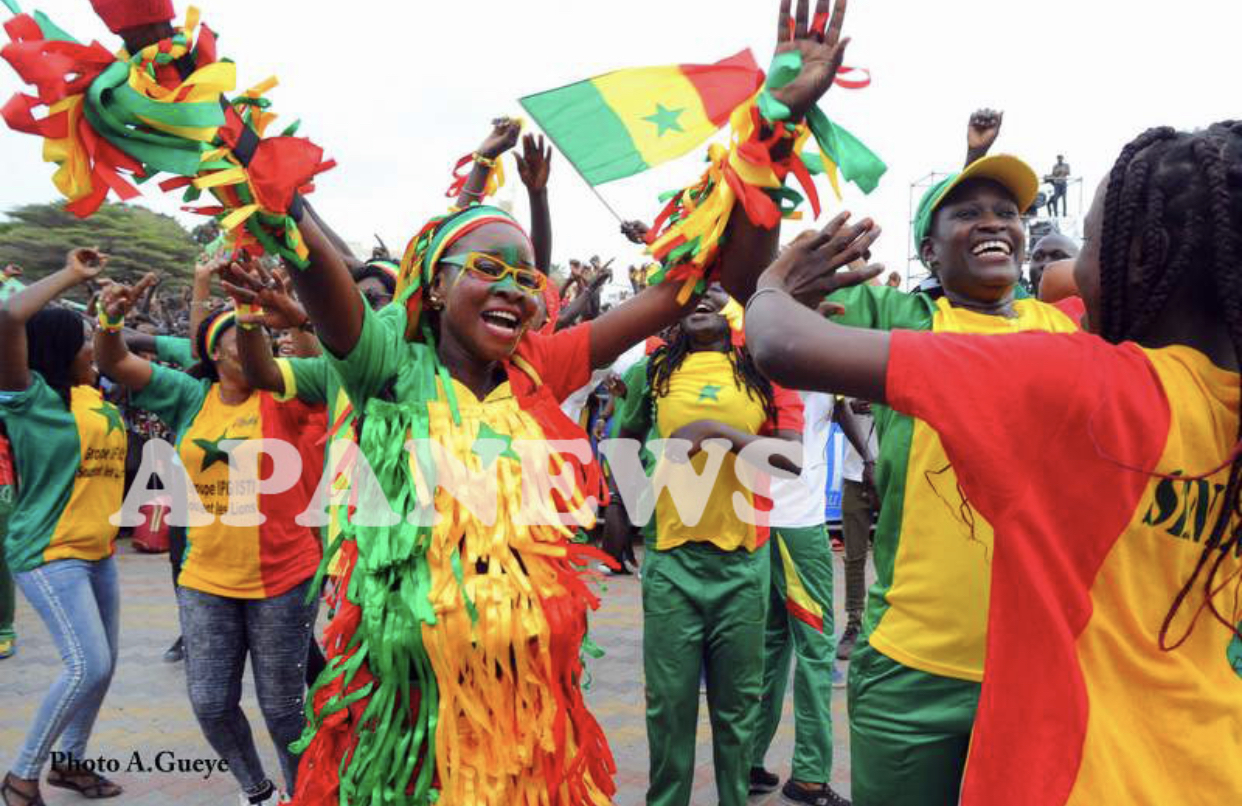 Can 2021: liesse à Dakar après la qualification des Lions en finale