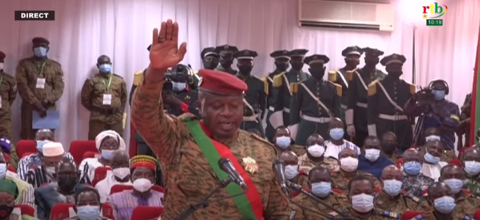Burkina : le lieutenant-colonel Damiba investi président