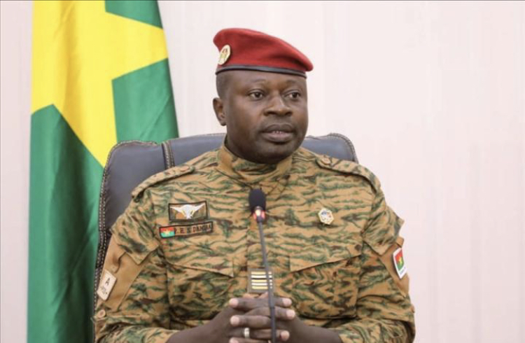 Burkina: la junte va négocier avec les jihadistes