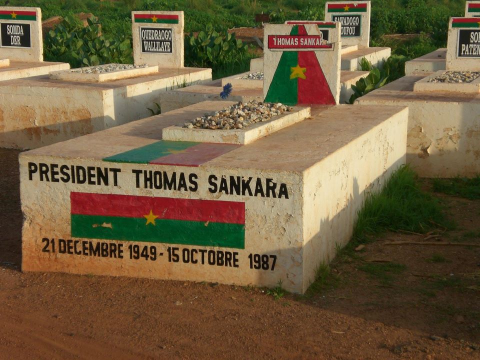 Burkina: Sankara doit reposer au Monument des martyrs (famille)