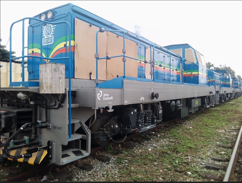 Manutention réussie de quatre locomotives au Congo