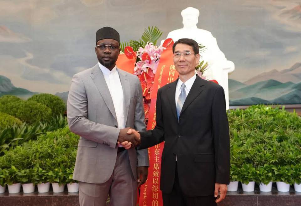 Ousmane Sonko à Pékin : une visite symbolique au mausolée de Mao
