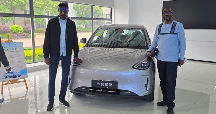 100 taxis électriques remis à Dakar dans un programme destiné à moderniser le transport urbain sénégalais