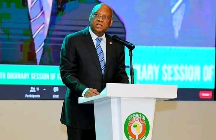 Le gouverneur de la BCEAO salue le scrutin présidentiel au Sénégal et félicite le président élu