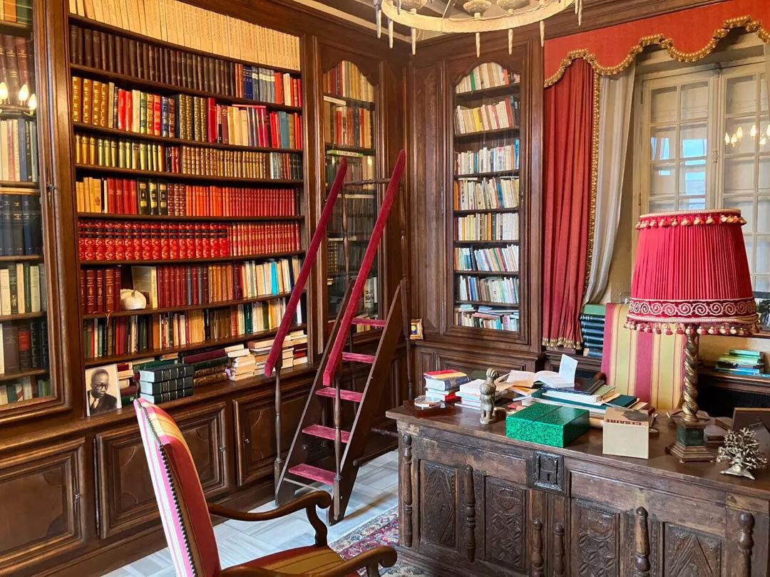 Vente aux enchères de la bibliothèque de Léopold Sédar Senghor : un trésor patrimonial dispersé
