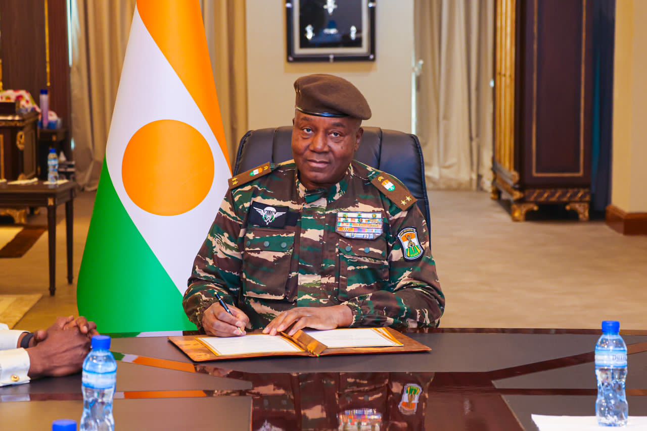 Le Général Abdourahamane Tiani félicite Bassirou Diomaye Faye pour sa victoire à l’élection présidentielle sénégalaise