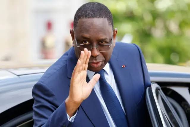 Un professeur de droit estime que rien ne s’oppose juridiquement au retour de Macky Sall au Sénégal